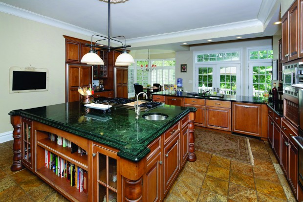 6 Countryside Ln - Kitchen-Brkfst.jpg